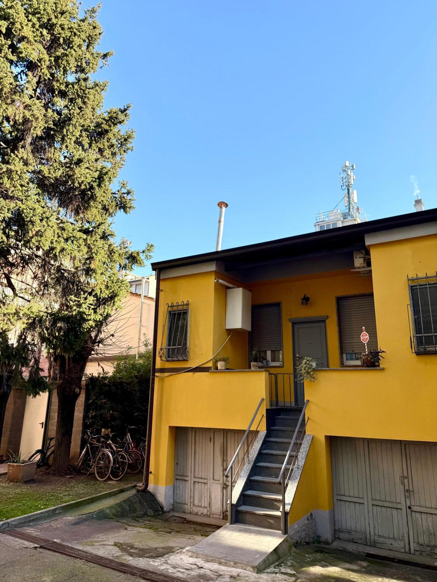 Gionas - Casa Indipendente In Zona Strategica Villa Milan Luaran gambar